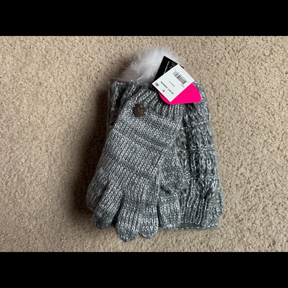 Betsy Johnson Scarf/Beanie/Gloves Gift Set